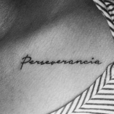 perseverancia tatuaje mujer|12 ideas de tatuajes para las personas que saben。